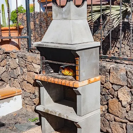 Villa Tias וילה *