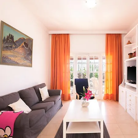 Villa Tias וילה *